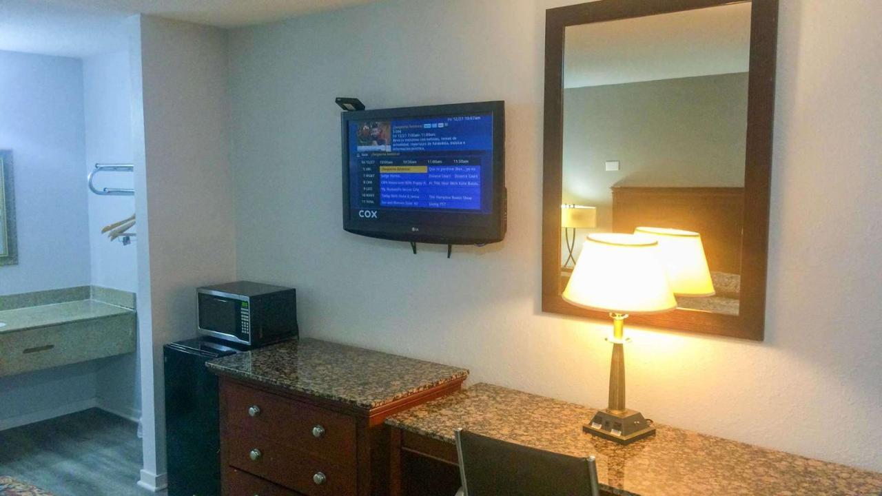 Motel 6 Newport News, Va - Fort Eustis מראה חיצוני תמונה