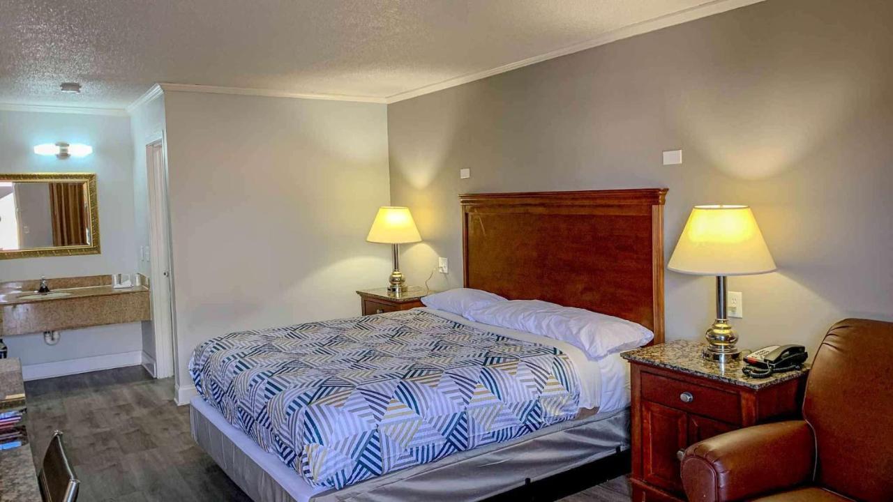 Motel 6 Newport News, Va - Fort Eustis מראה חיצוני תמונה